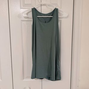 Twist back tank